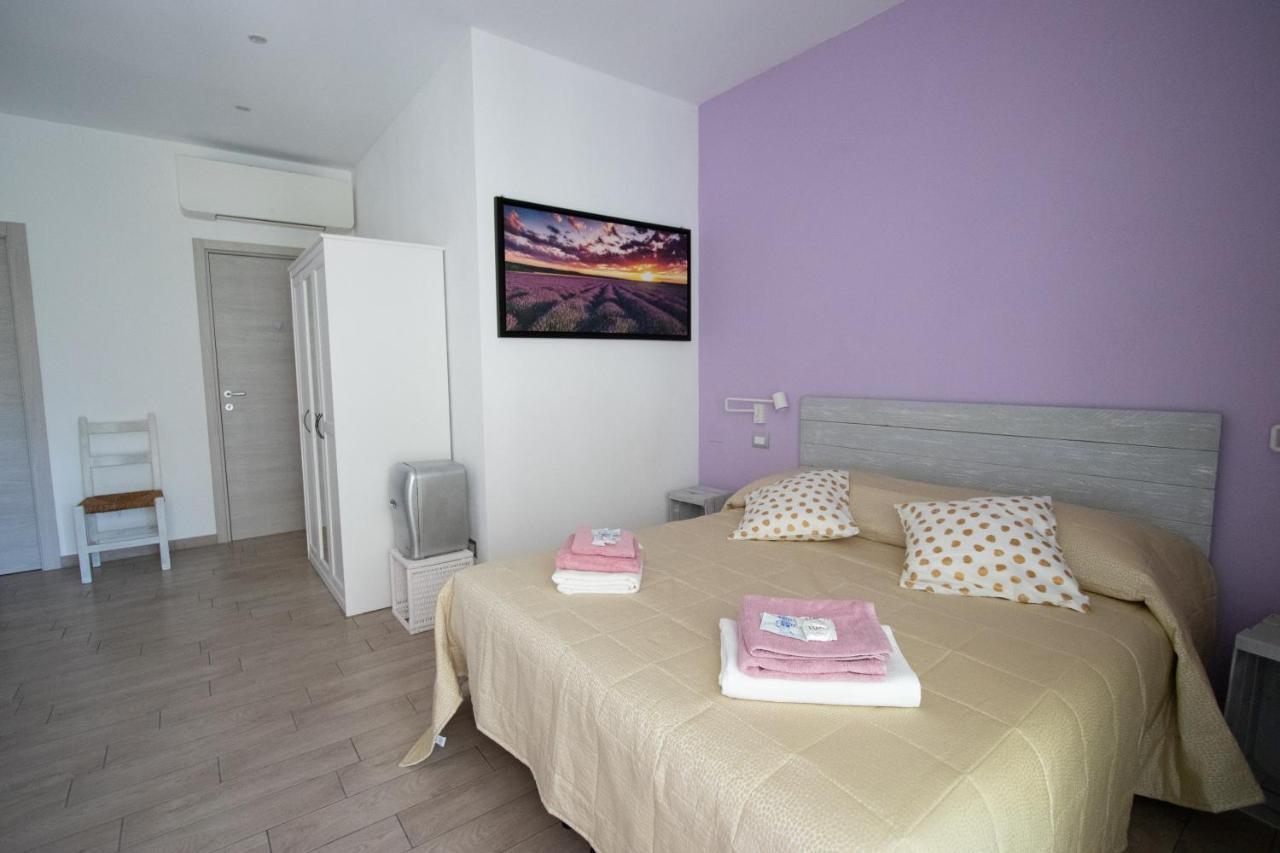 Un Posto Al Sole Bed & Breakfast Molino Nuovo  ภายนอก รูปภาพ