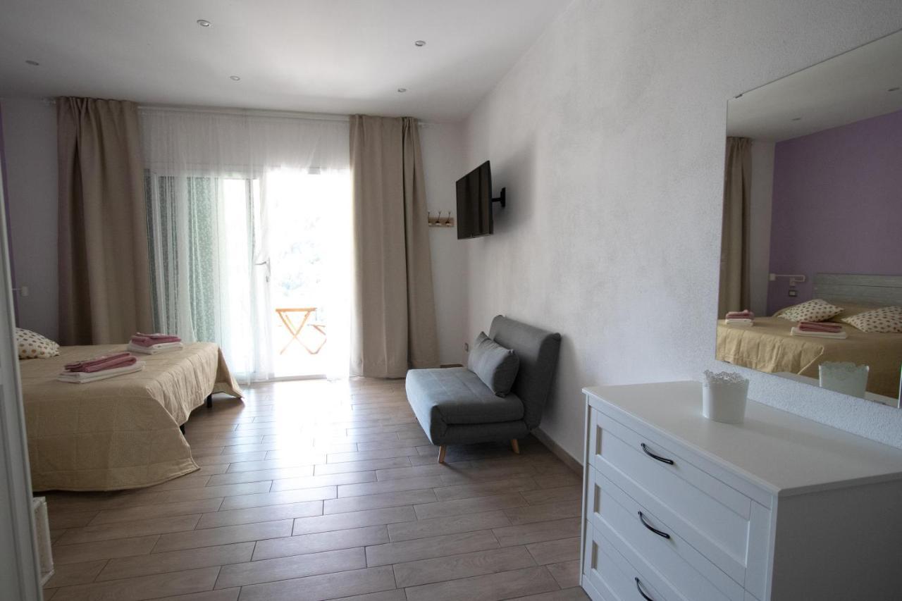 Un Posto Al Sole Bed & Breakfast Molino Nuovo  ภายนอก รูปภาพ