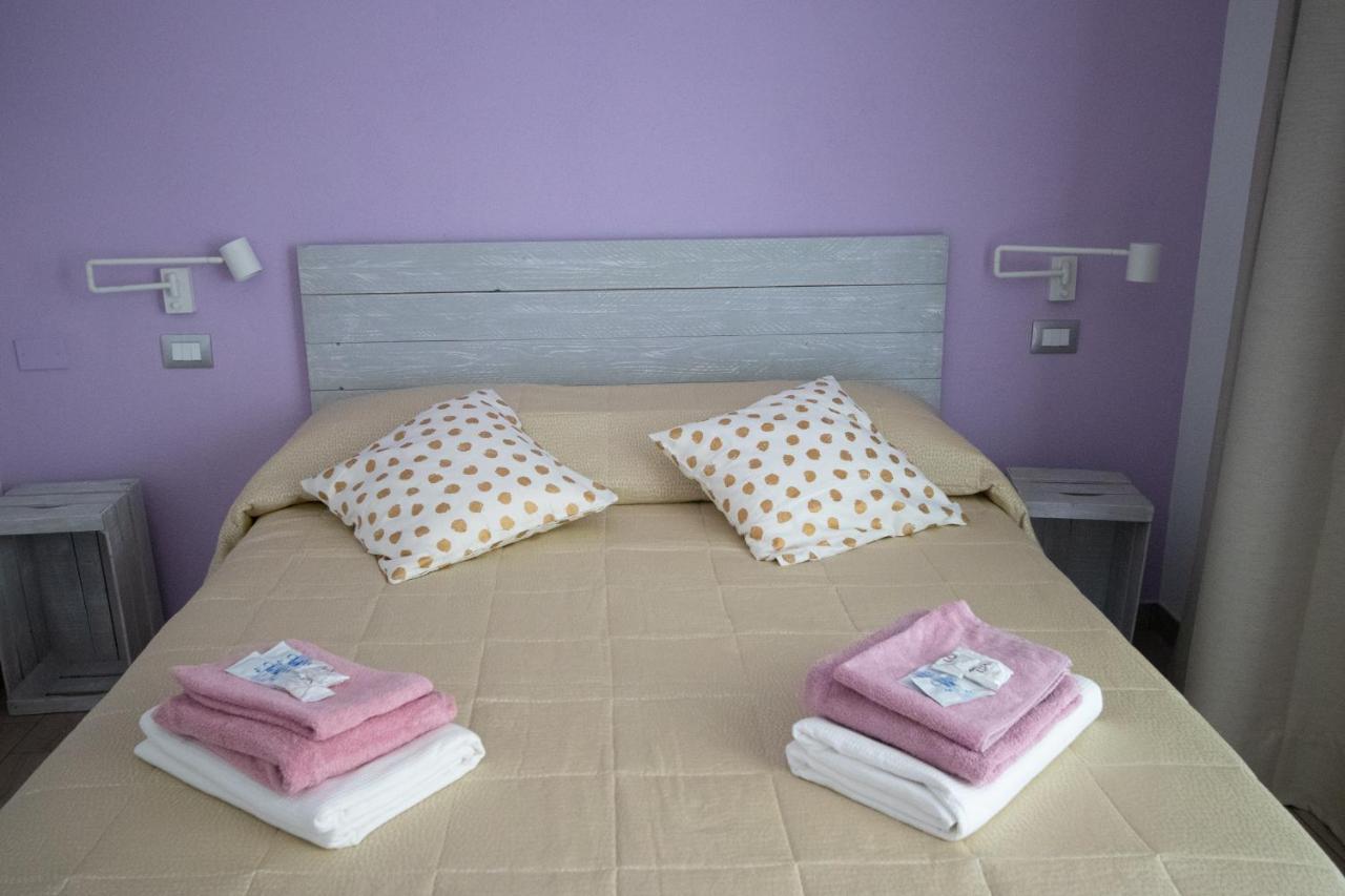 Un Posto Al Sole Bed & Breakfast Molino Nuovo  ภายนอก รูปภาพ