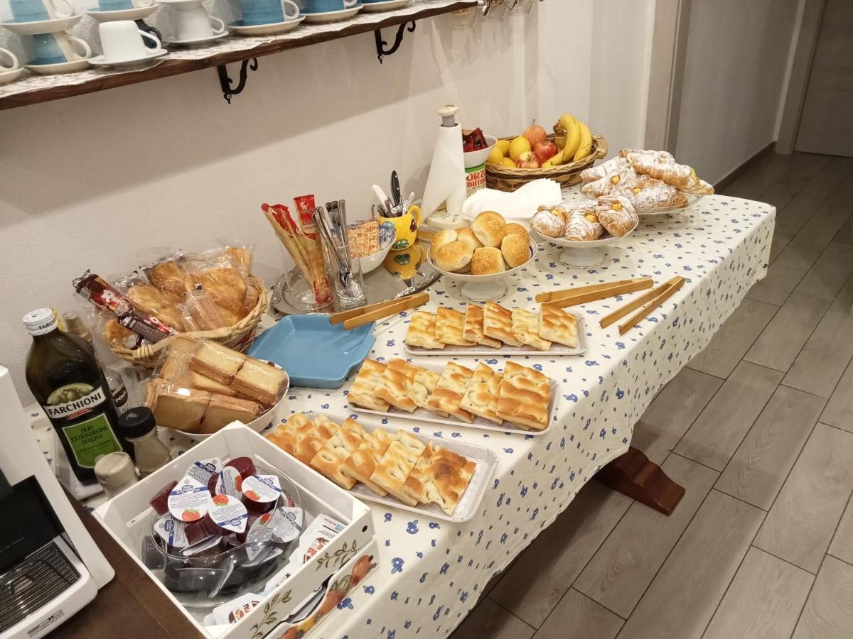 Un Posto Al Sole Bed & Breakfast Molino Nuovo  ภายนอก รูปภาพ